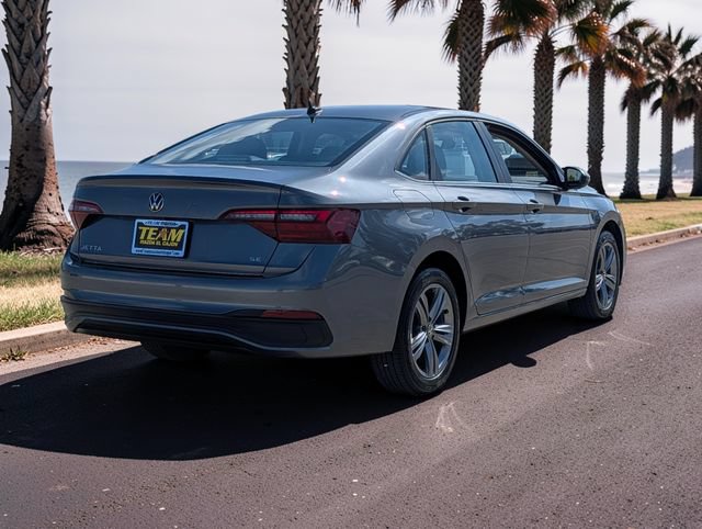Used 2024 Volkswagen Jetta SE FWD image 5