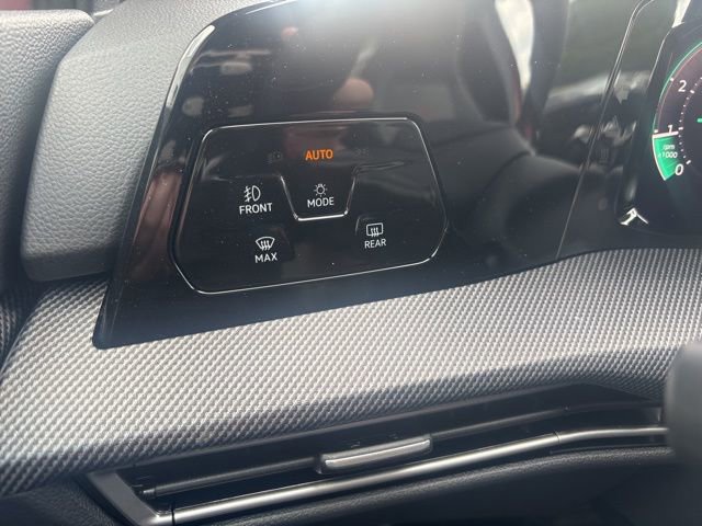 New 2025 Volkswagen GTI SE FWD image 37
