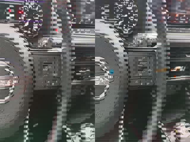 Used 2023 Nissan Rogue SV image 25