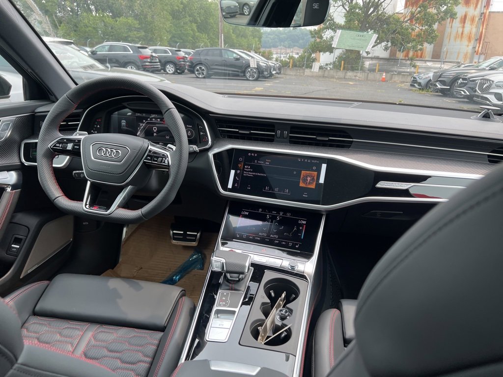 New 2025 Audi RS 6 performance image 18