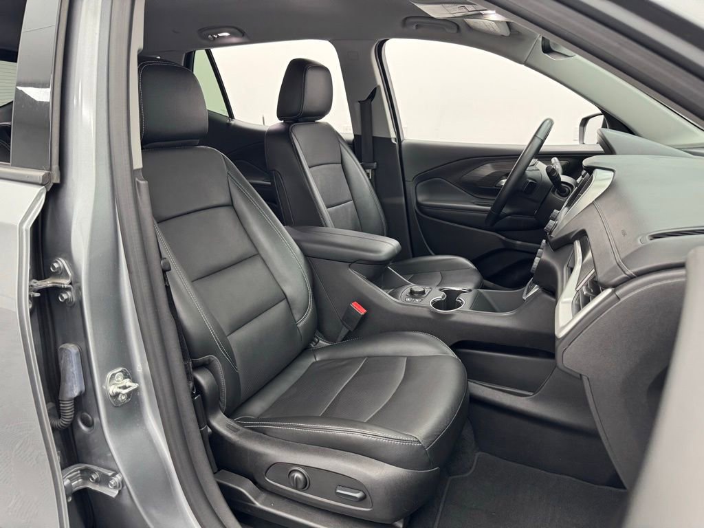 Used 2024 GMC Terrain SLT image 32