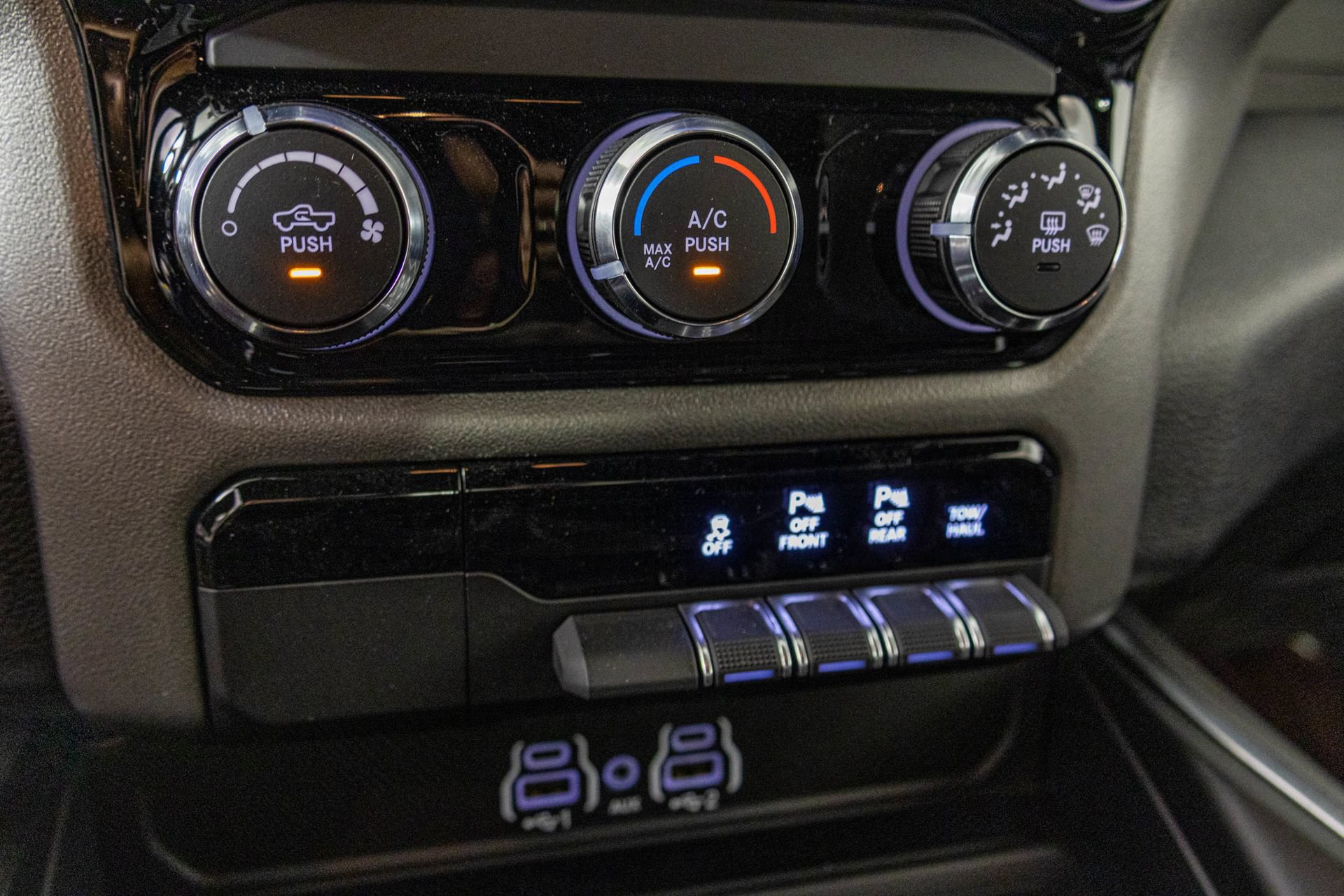 New 2026 RAM 1500 Express AWD/4WD image 23