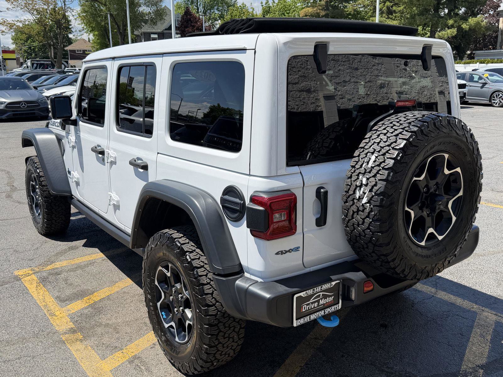 Used 2023 Jeep Wrangler Unlimited Rubicon 4xe w/ Cold Weather Group AWD/4WD image 15