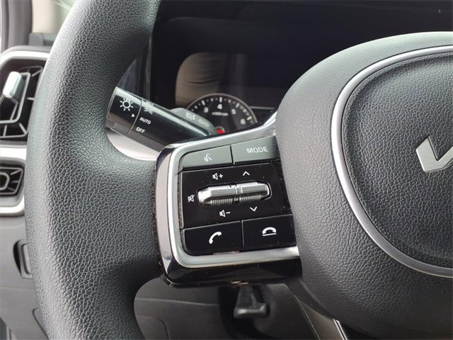 Used 2023 Kia Sorento LX image 15
