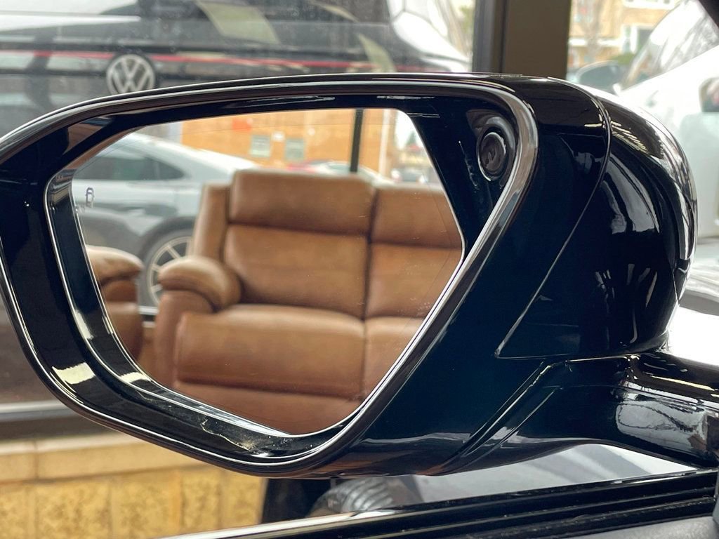 Used 2024 Lucid Air Touring image 18