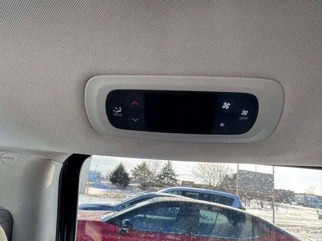 Used 2024 Chrysler Voyager LX image 7