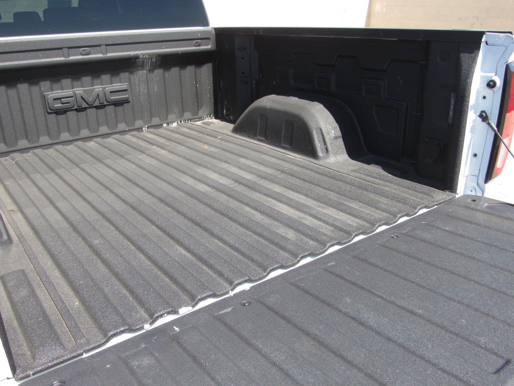 Used 2025 GMC Sierra 1500 Elevation AWD/4WD image 8