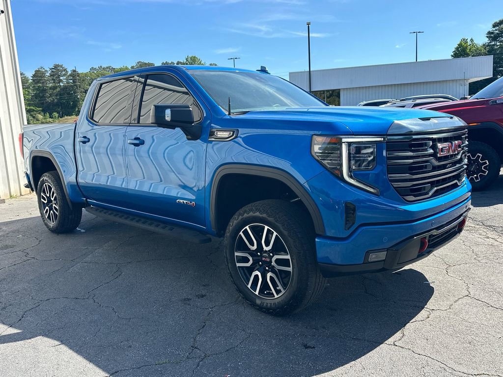 Used 2023 GMC Sierra 1500 AT4 w/ AT4 Premium Package AWD/4WD image 4