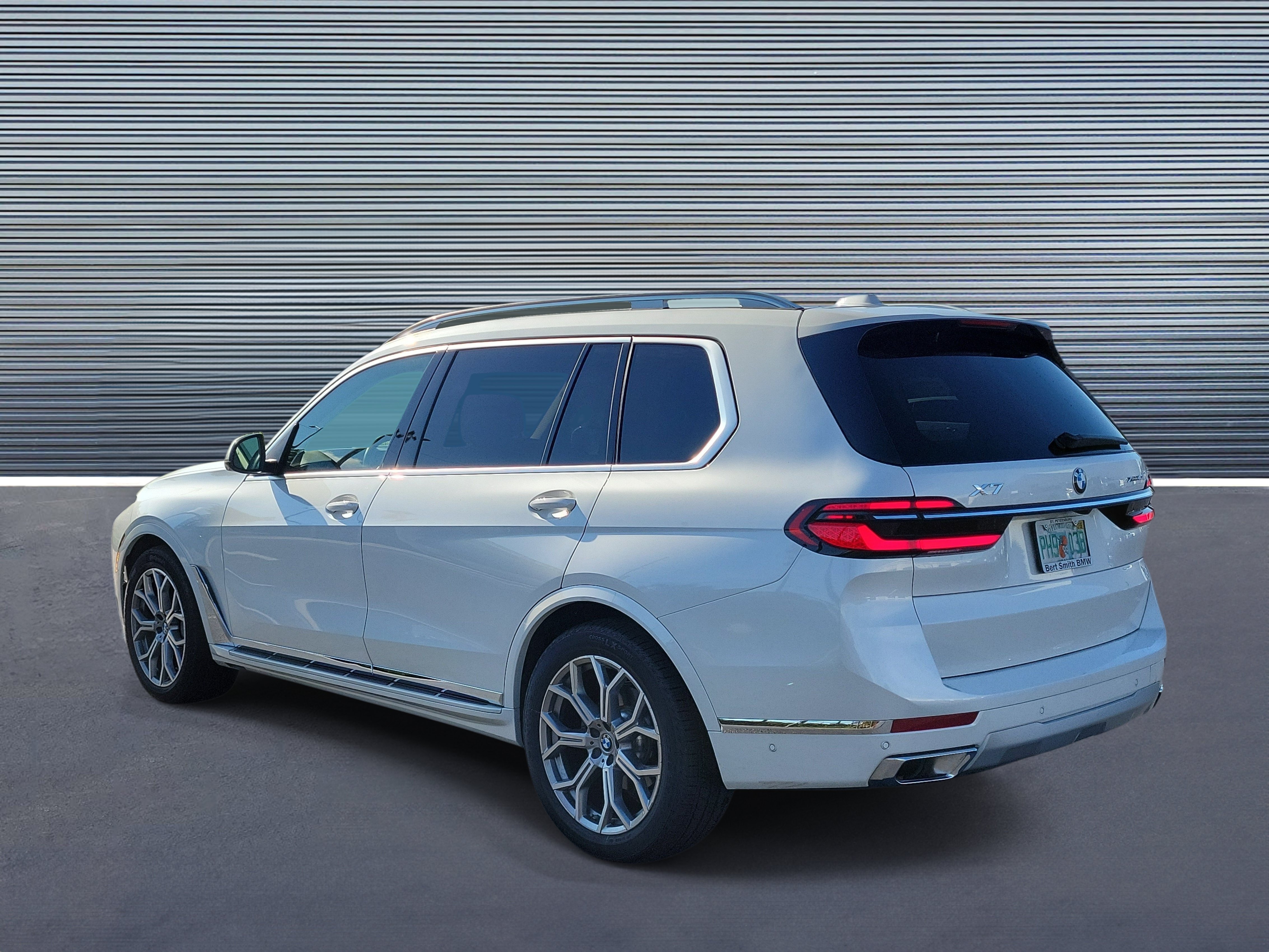 Used 2026 BMW X7 xDrive40i AWD/4WD image 4