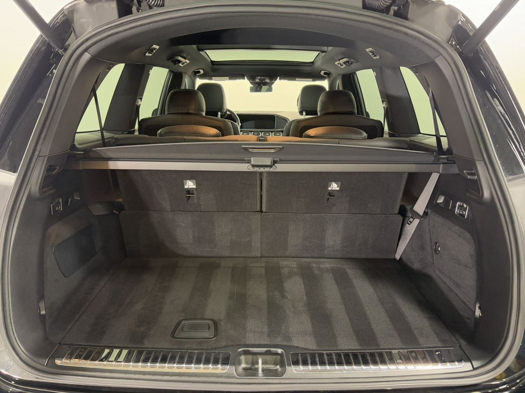 Used 2025 Mercedes-Benz GLS 580 4MATIC image 32