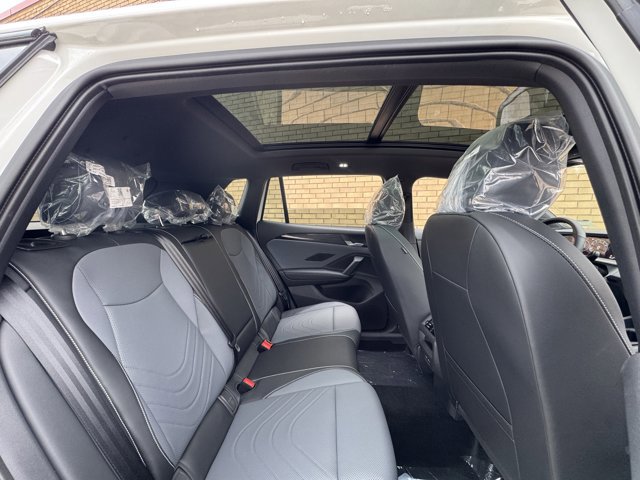 New 2026 Volkswagen Tiguan SE R-Line image 10