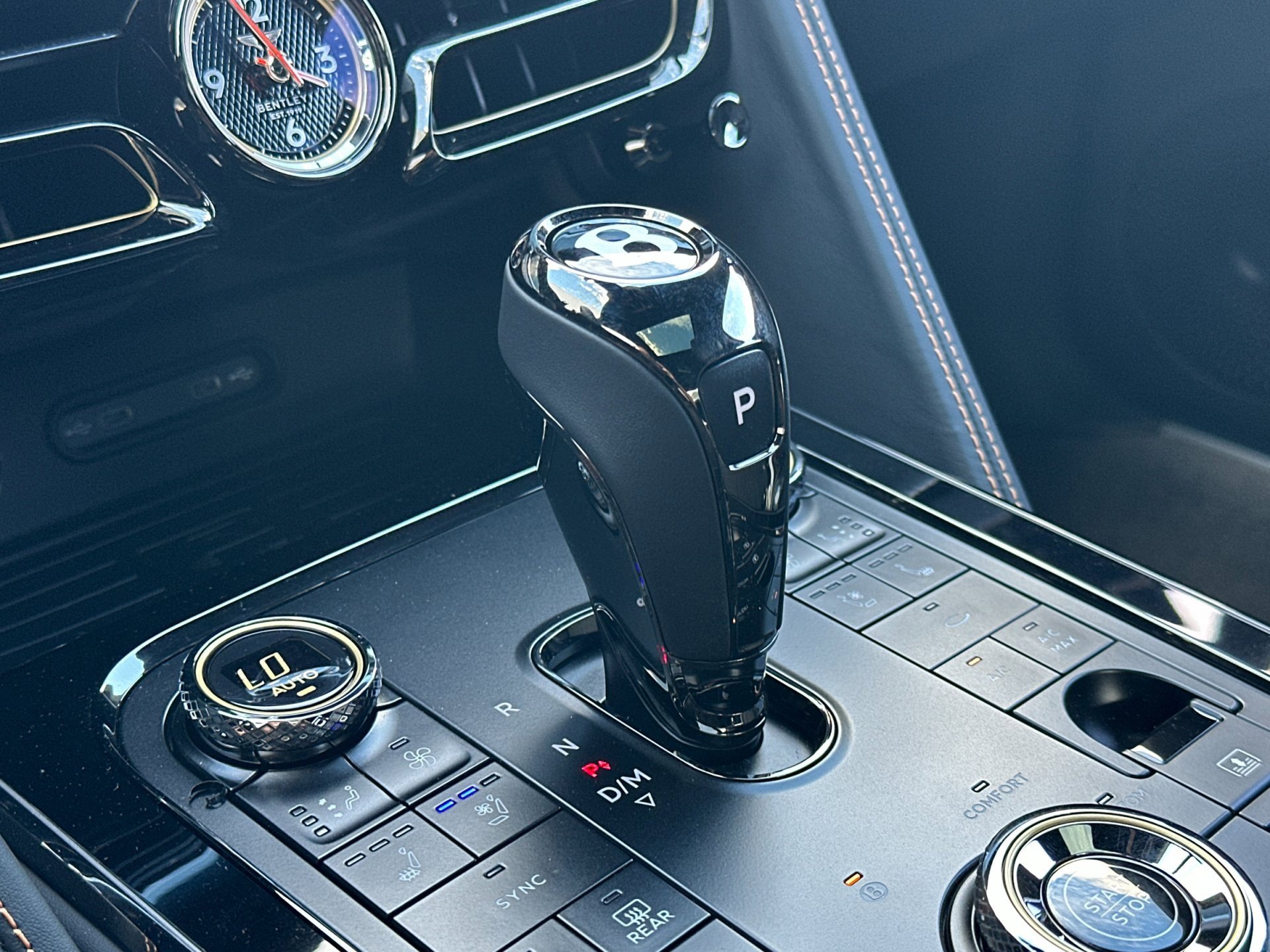 New 2025 Bentley Flying Spur Plug-In Hybrid image 24