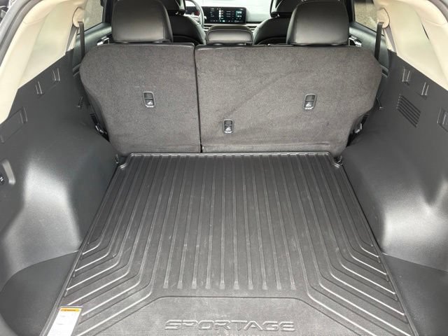 Used 2026 Kia Sportage EX FWD image 26