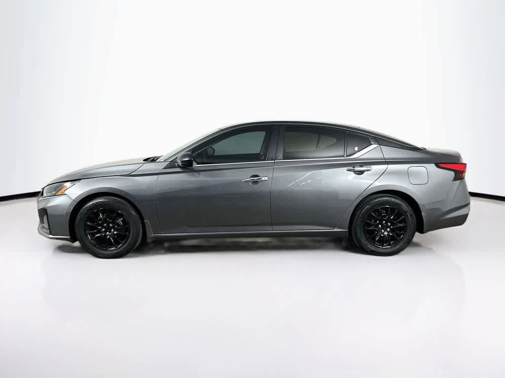Used 2024 Nissan Altima 2.5 S FWD image 3
