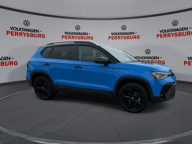 Certified 2025 Volkswagen Taos SE AWD/4WD image 9