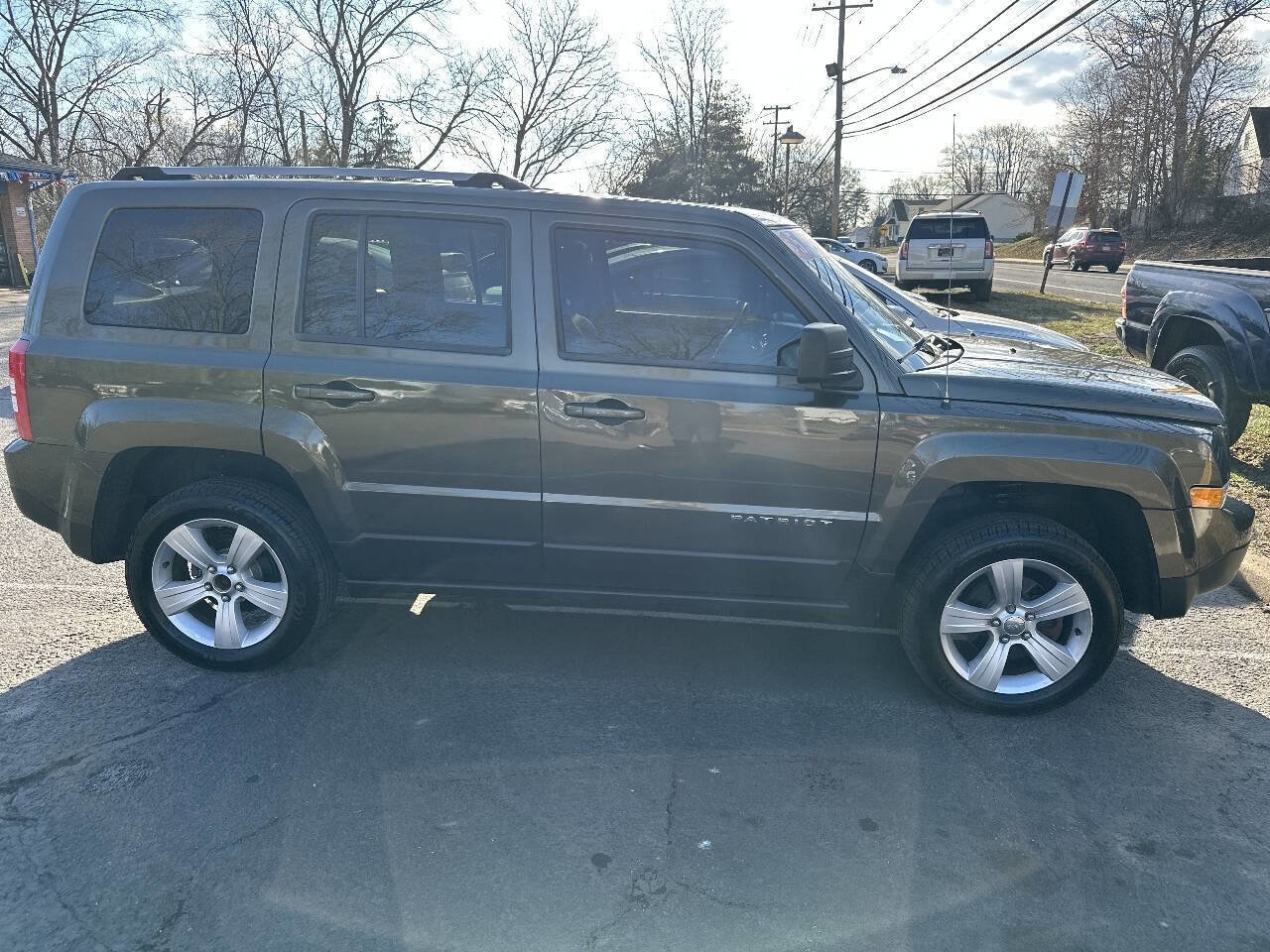 Used 2015 Jeep Patriot Limited w/ Sun/Sound Group image 4