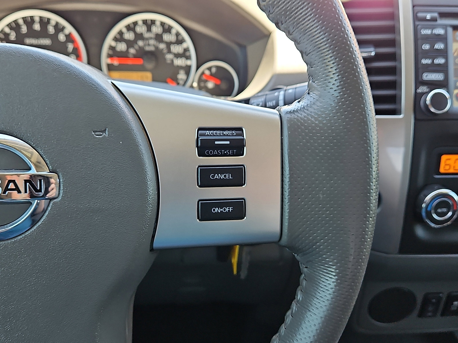 Used 2019 Nissan Frontier SL RWD image 18