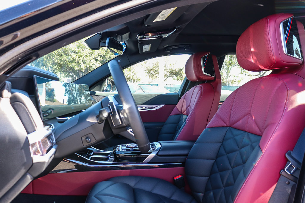 Certified 2026 BMW 740i RWD image 17