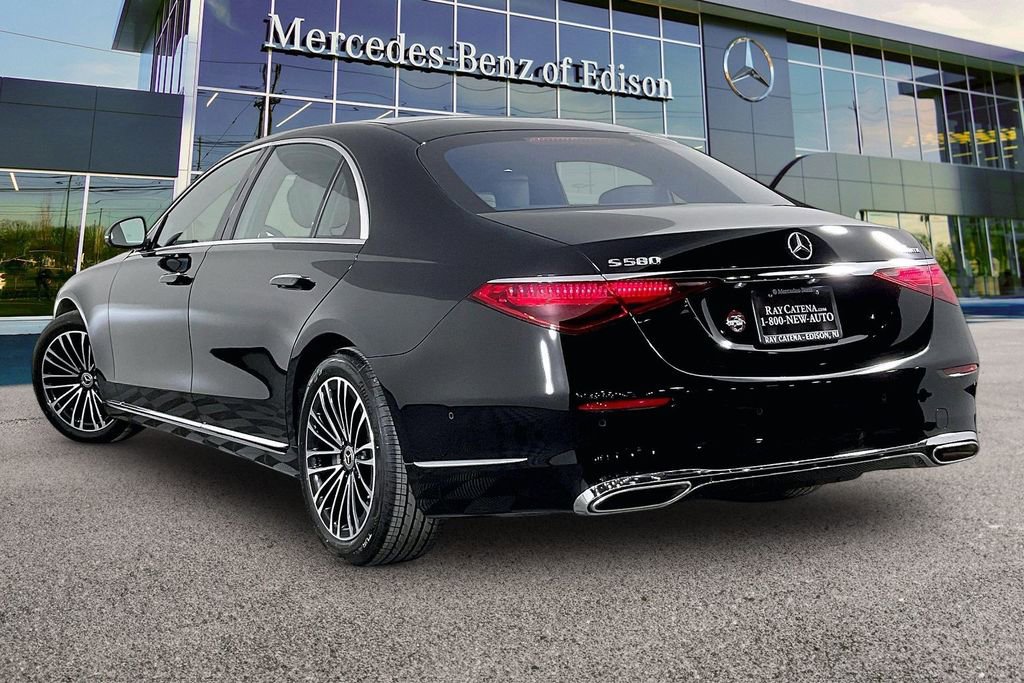Used 2026 Mercedes-Benz S 580 4MATIC Sedan image 2