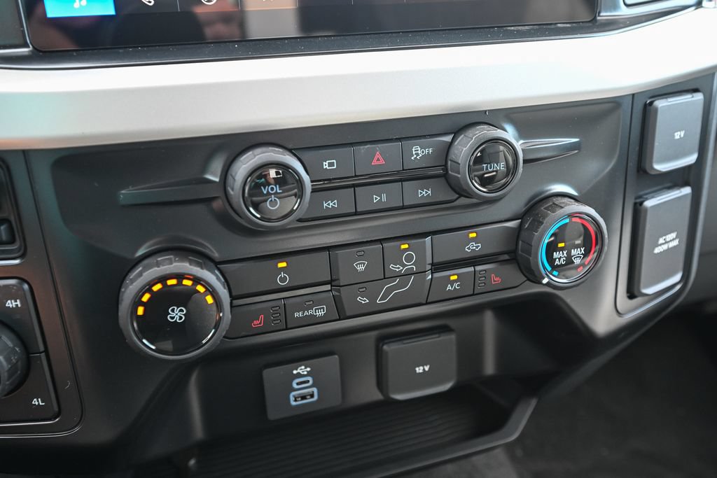New 2026 Ford F350 XLT w/ XLT Premium Package AWD/4WD image 32