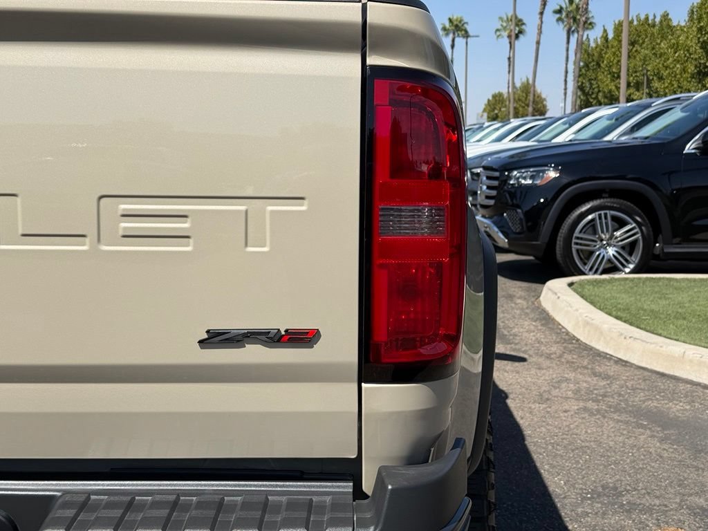 Used 2022 Chevrolet Colorado ZR2 AWD/4WD image 6
