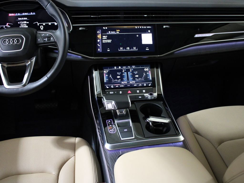 Certified 2025 Audi Q7 2.0T Premium Plus image 21