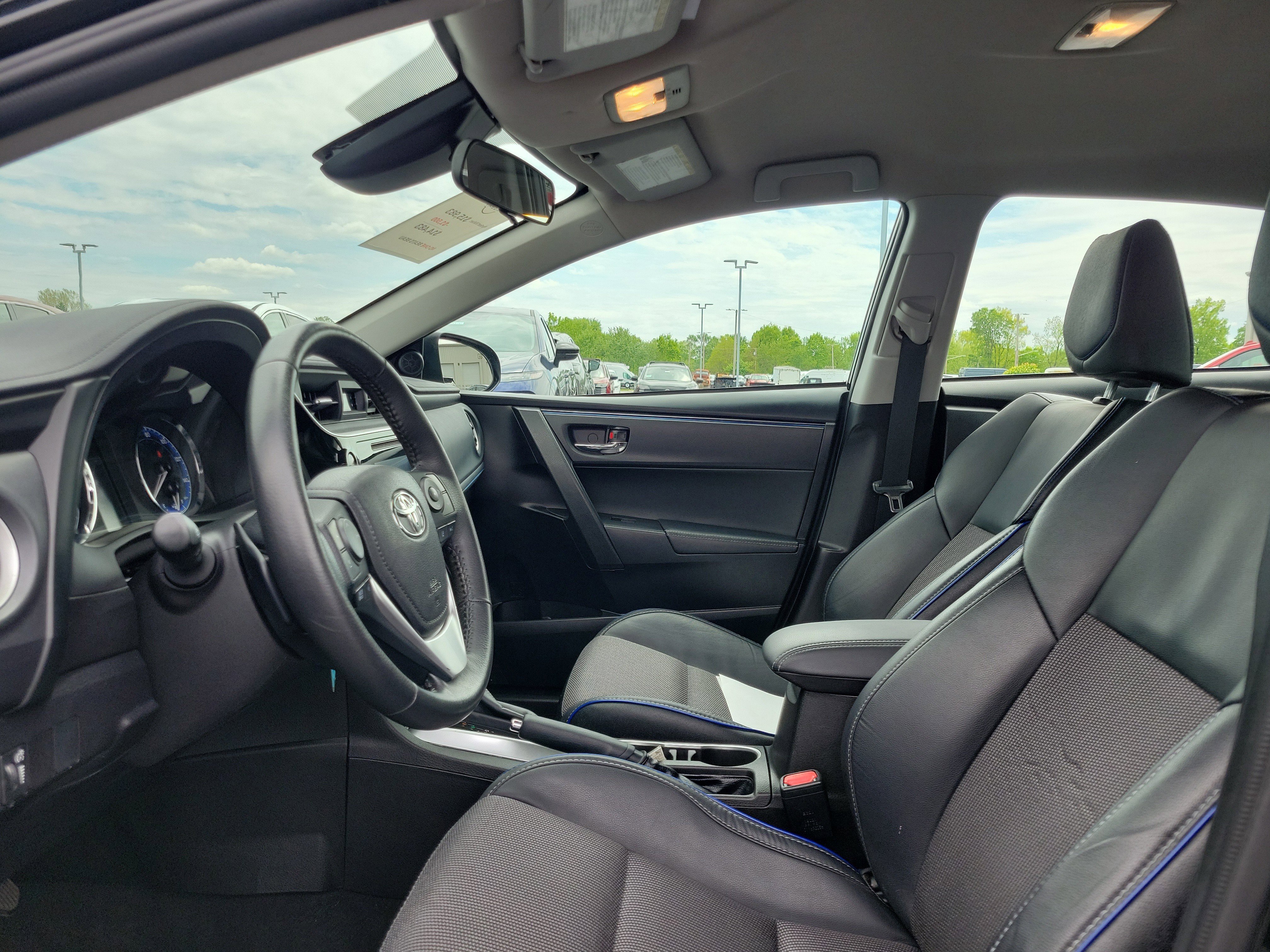 Used 2017 Toyota Corolla SE FWD image 15