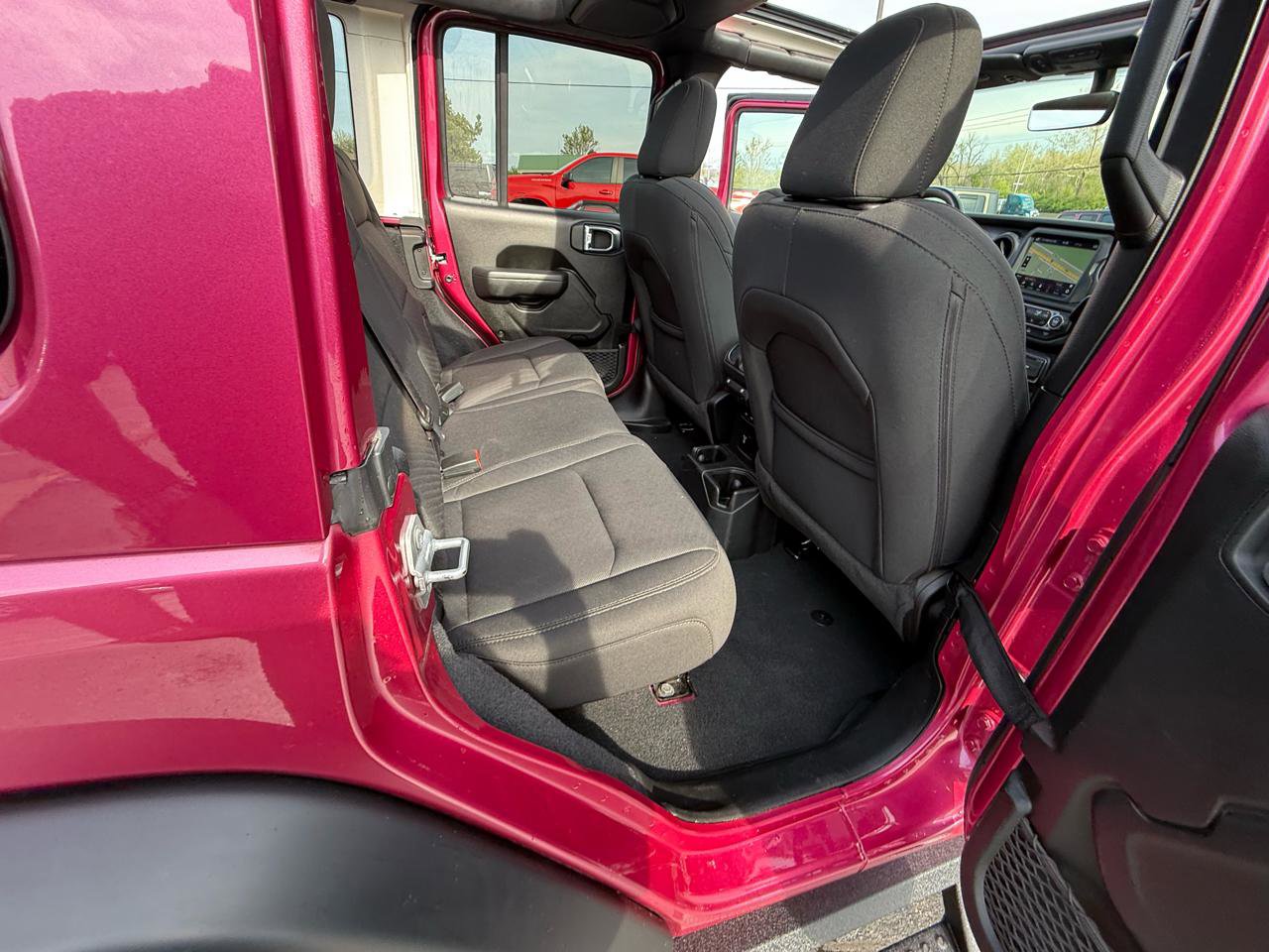 Used 2022 Jeep Wrangler Unlimited Sport w/ Sun And Sound Package AWD/4WD image 39