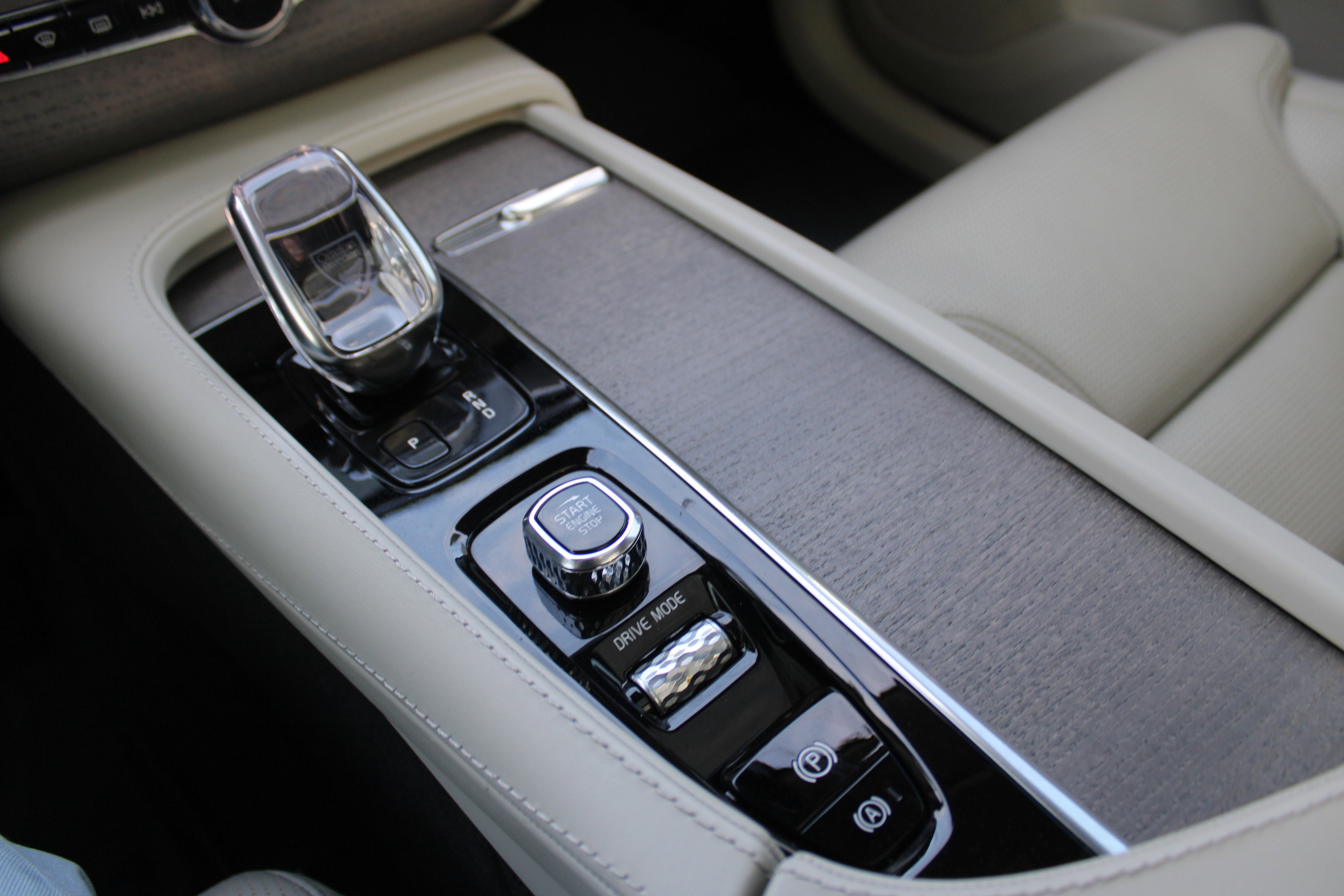 Used 2021 Volvo XC90 T8 Inscription w/ Advanced Package image 27