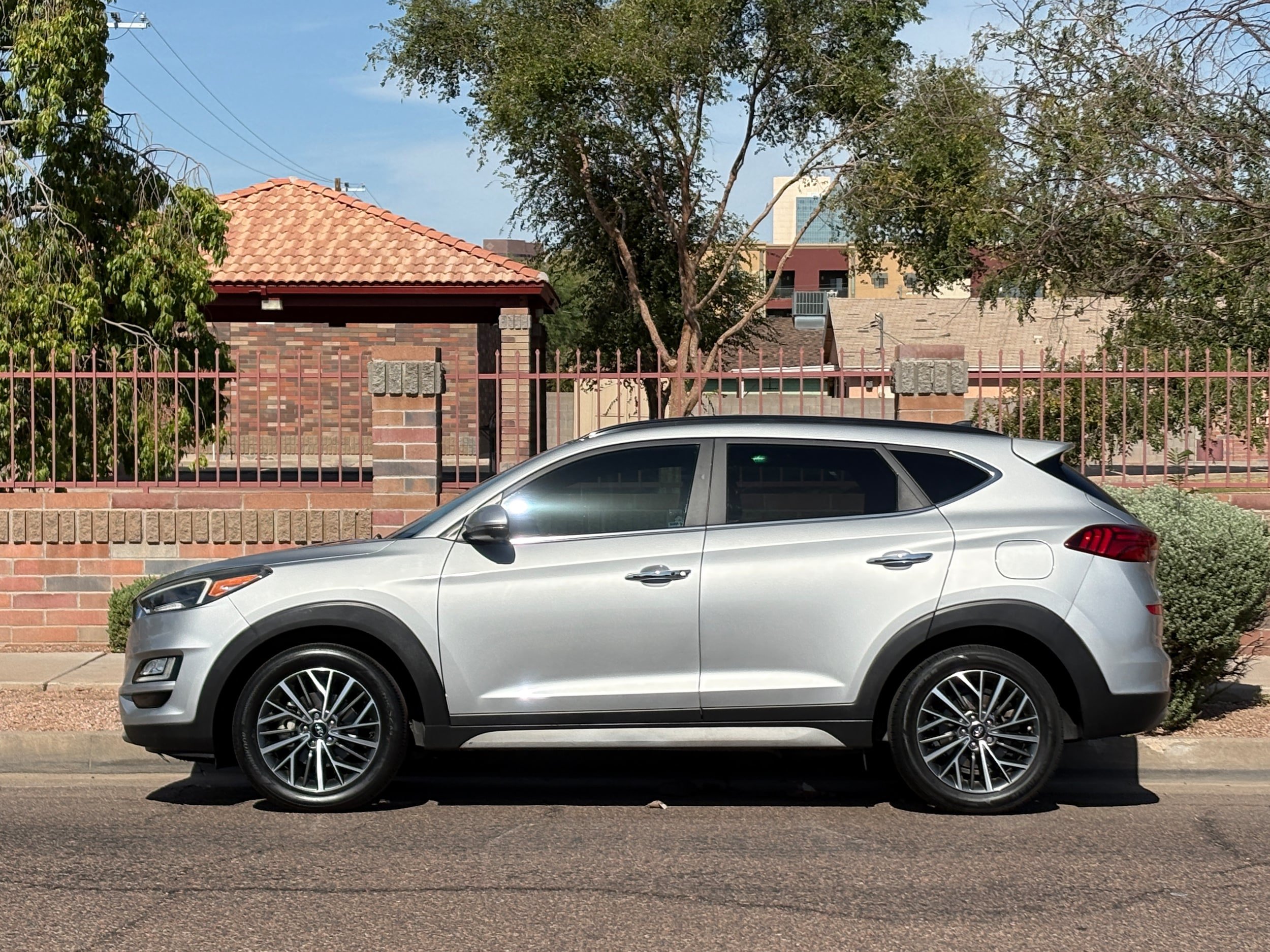 Used 2020 Hyundai Tucson Ultimate w/ Cargo Package FWD image 3