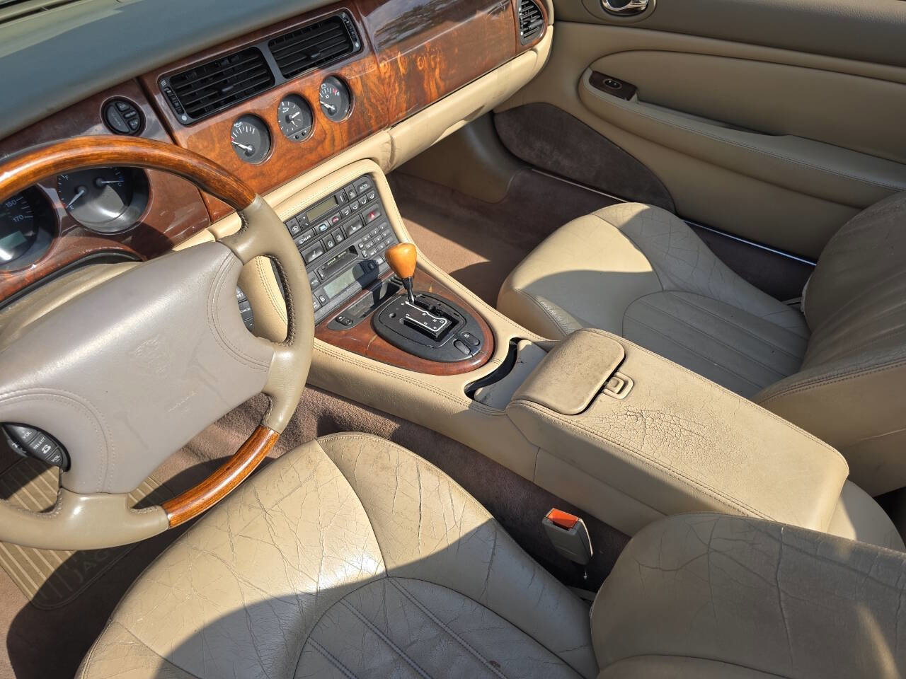 Used 2000 Jaguar XK8 Convertible image 20