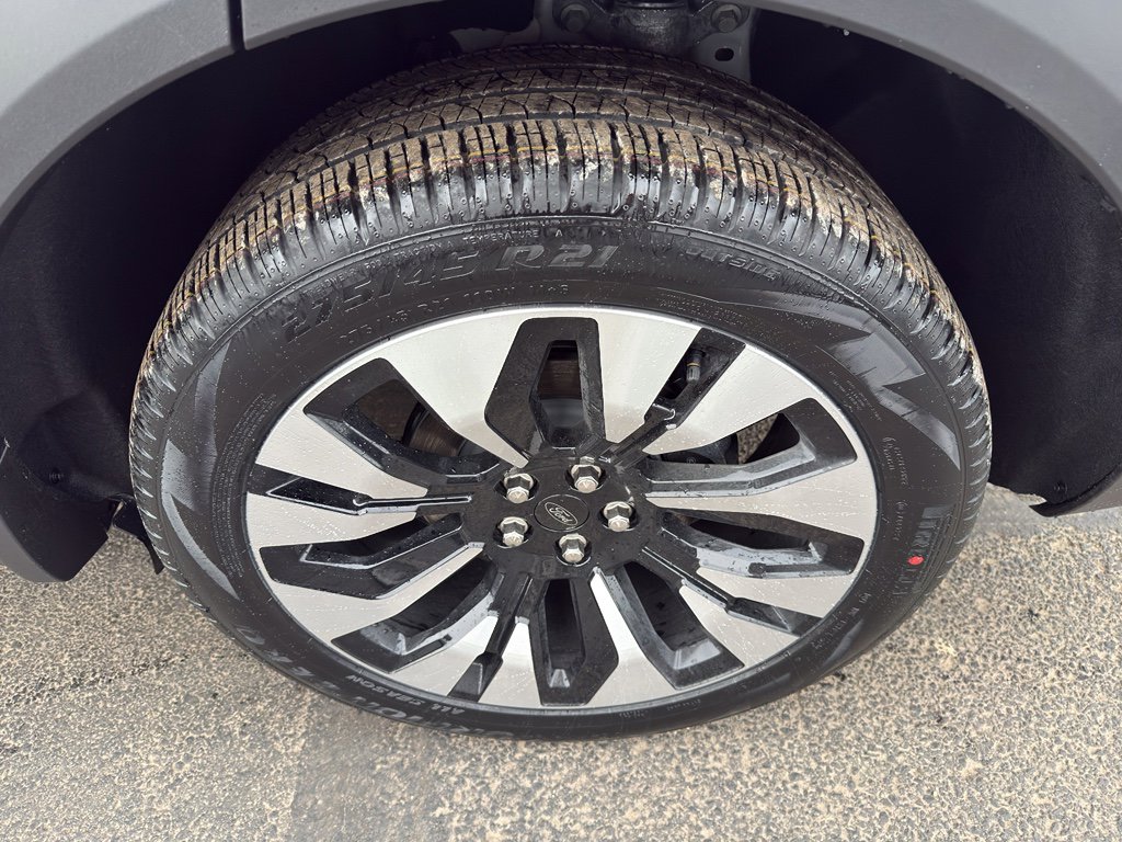 New 2026 Ford Explorer Platinum w/ LUX Leather Package image 9