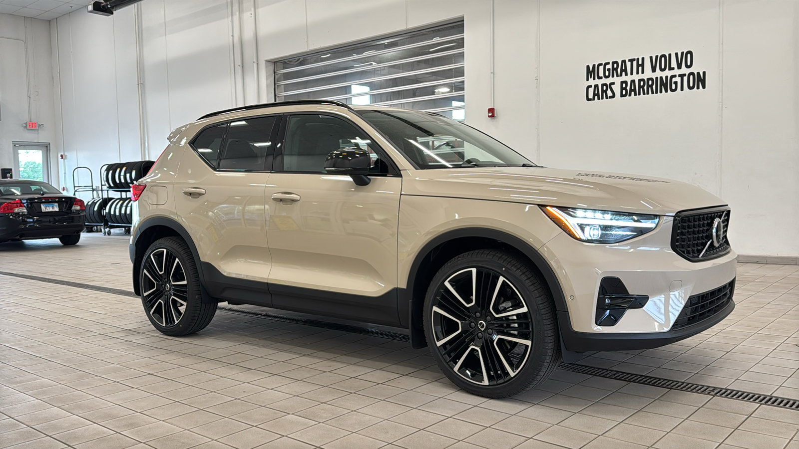 New 2026 Volvo XC40 B5 Ultra w/ Climate Package AWD/4WD image 3