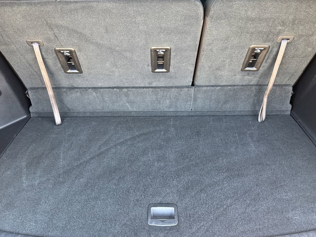 Used 2025 GMC Acadia Elevation image 10