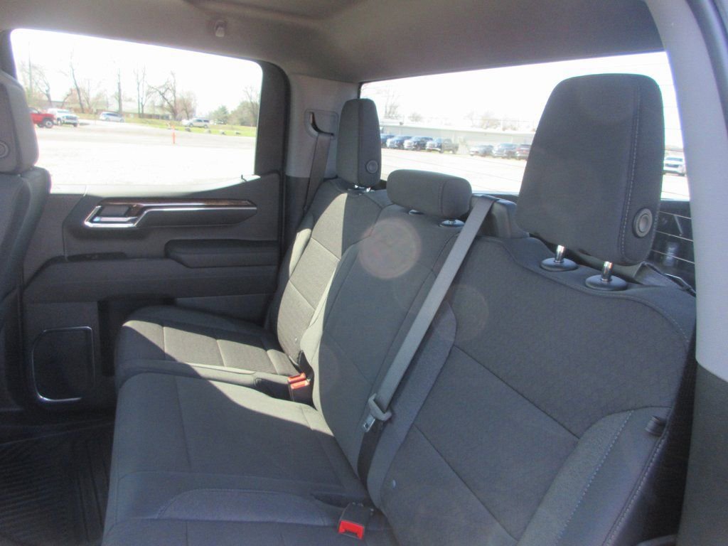 New 2026 GMC Sierra 1500 SLE w/ Max Trailering Package image 14