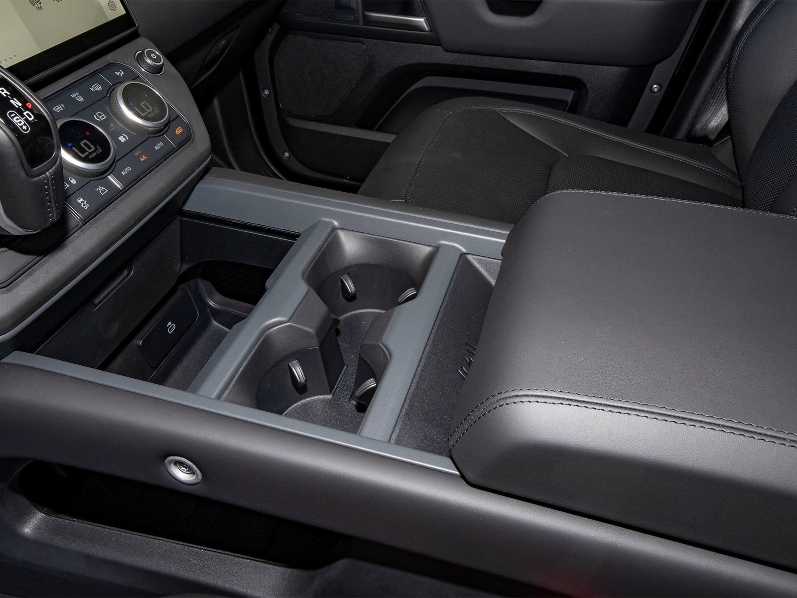 New 2026 Land Rover Defender 110 X-Dynamic SE AWD/4WD image 31