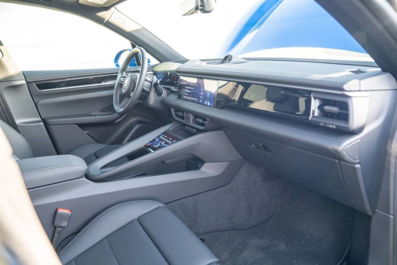 New 2026 Porsche Macan 4 Electric AWD/4WD image 25