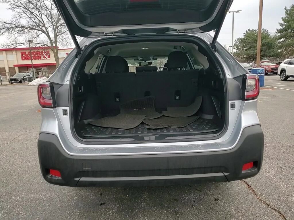 Certified 2024 Subaru Outback Premium image 8