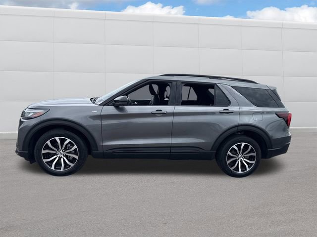 Used 2025 Ford Explorer ST-Line image 2