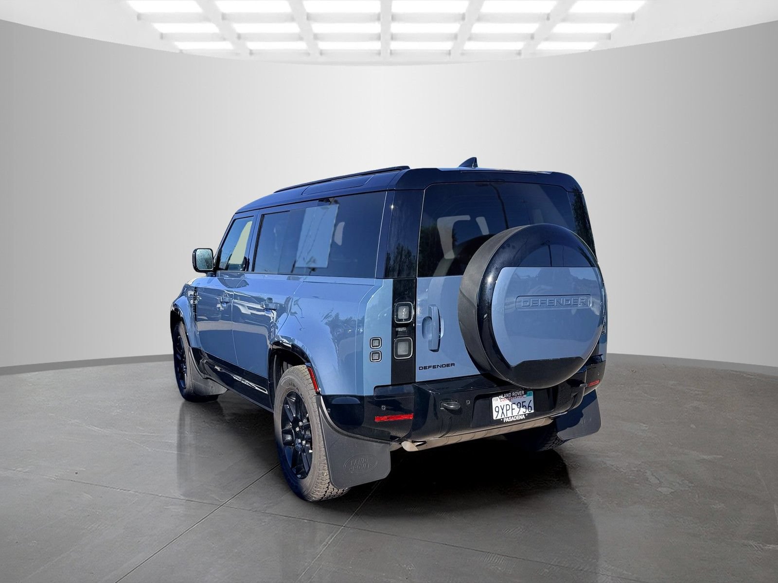 Used 2026 Land Rover Defender 110 X-Dynamic SE AWD/4WD image 7