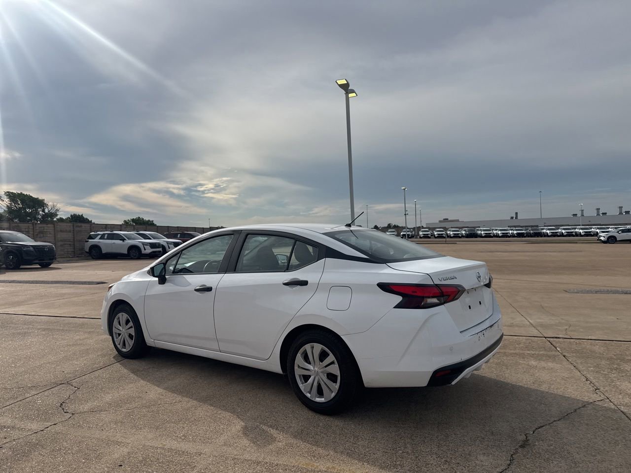 Used 2021 Nissan Versa S FWD image 13