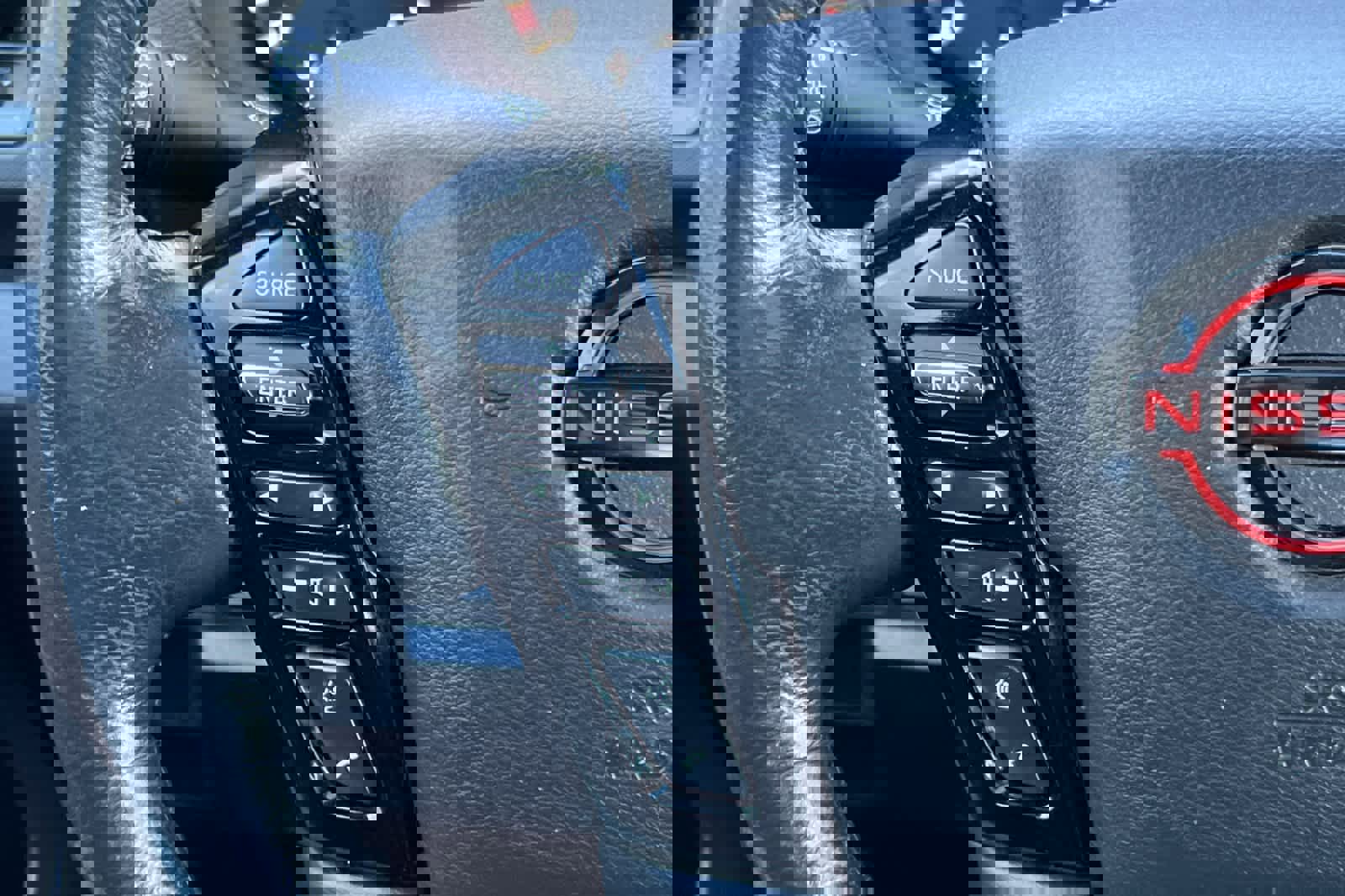 Used 2022 Nissan Frontier Pro-X w/ Pro-X Premium Package image 26