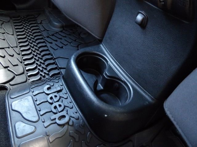 Used 2018 Jeep Wrangler Unlimited Sport w/ Connectivity Group image 11