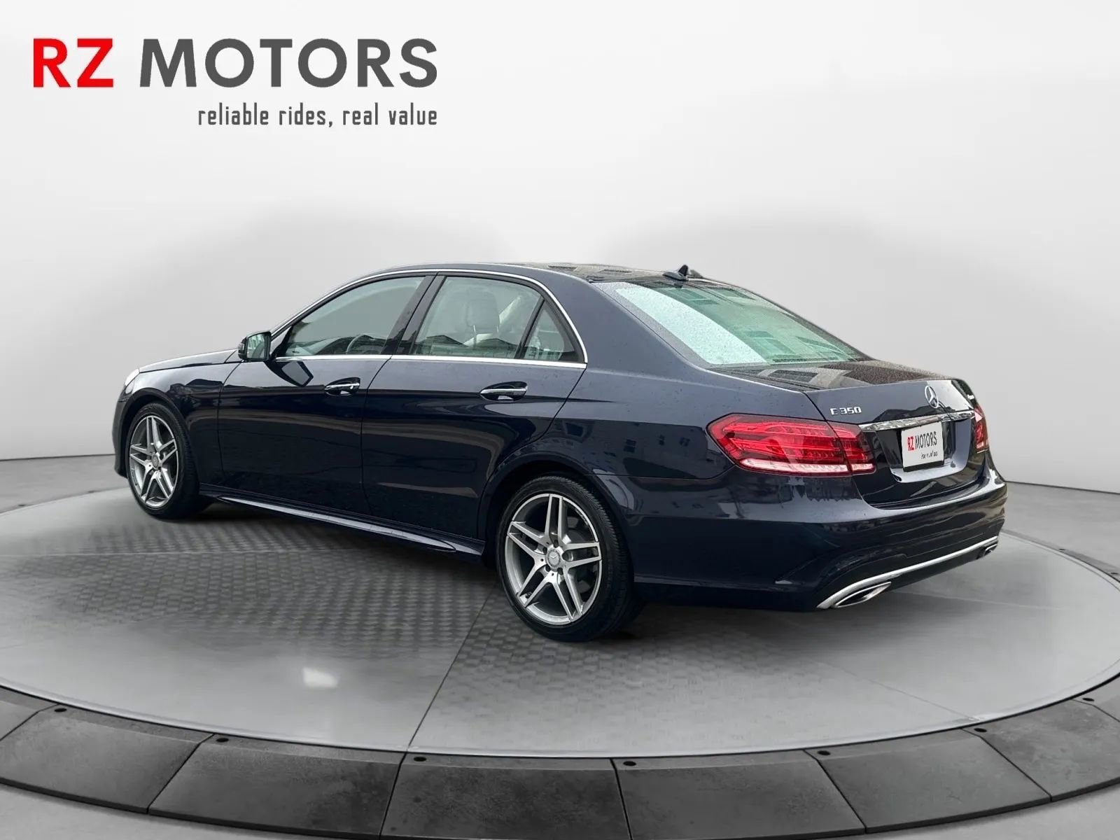 Used 2016 Mercedes-Benz E 350 4MATIC Sedan w/ Premium Package image 3