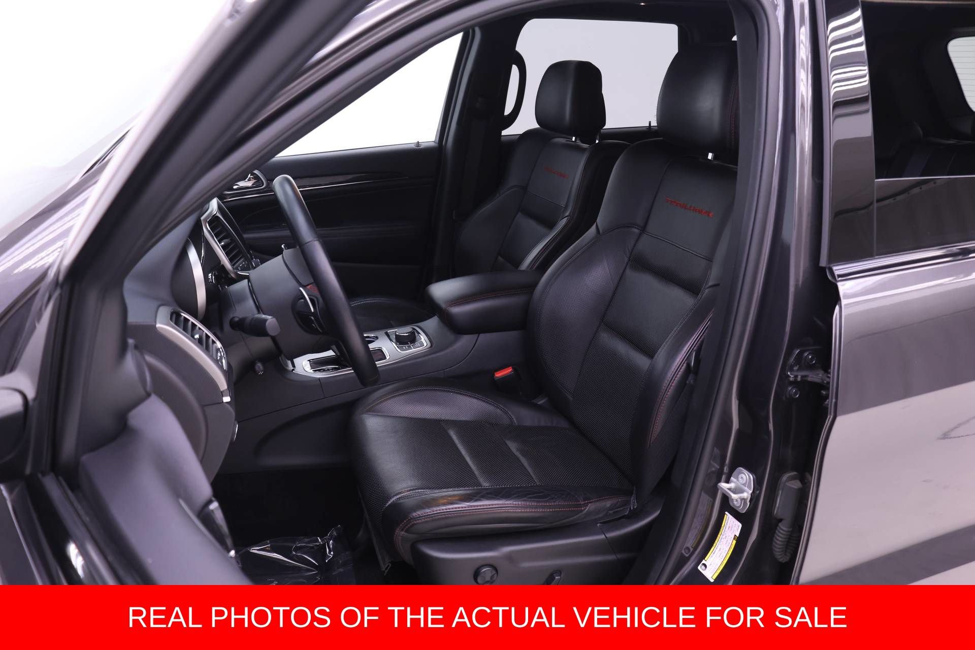 Used 2018 Jeep Grand Cherokee Trailhawk w/ Trailhawk Luxury Group AWD/4WD image 4
