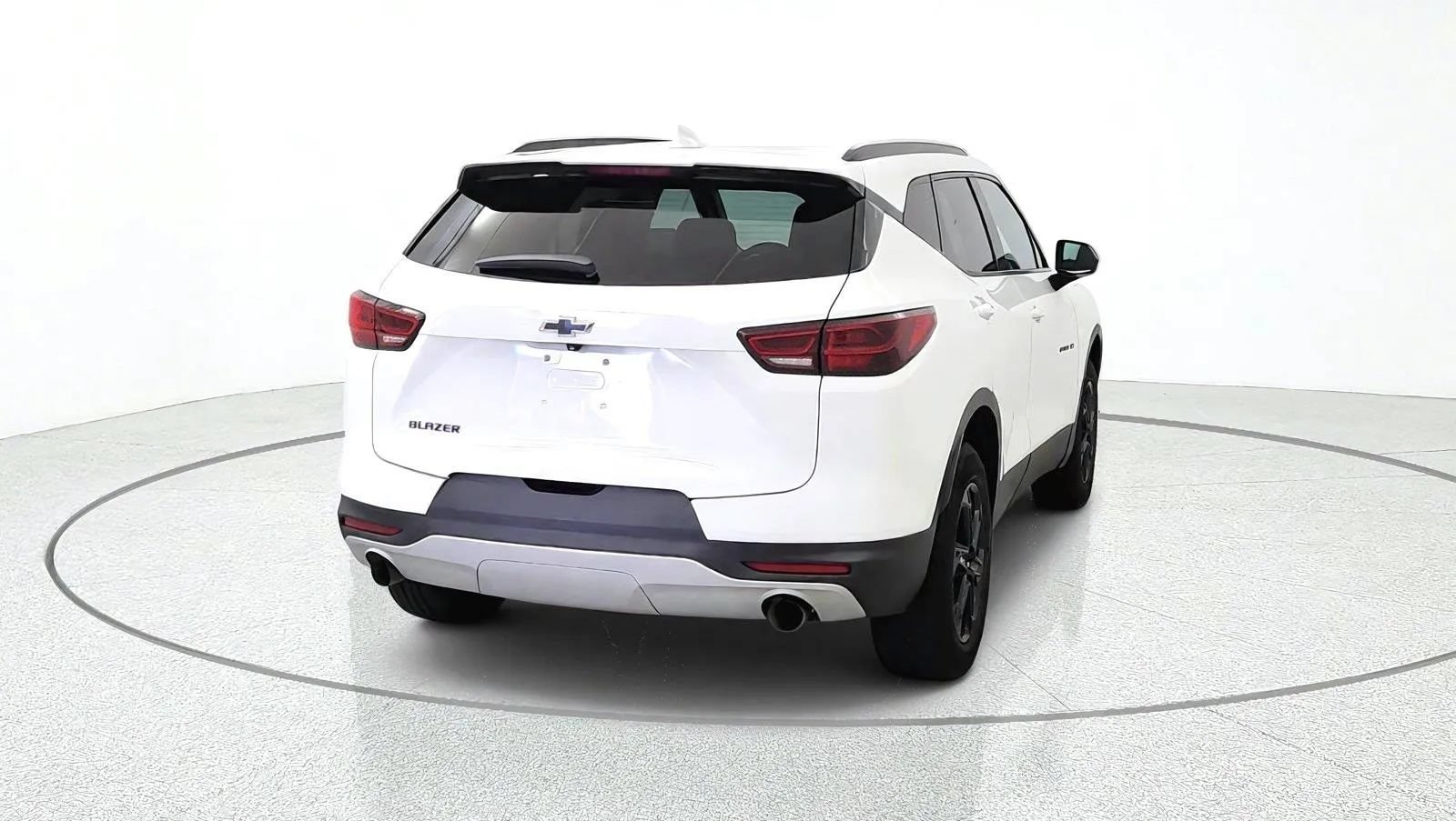 Used 2023 Chevrolet Blazer LT w/ Convenience Package FWD image 8