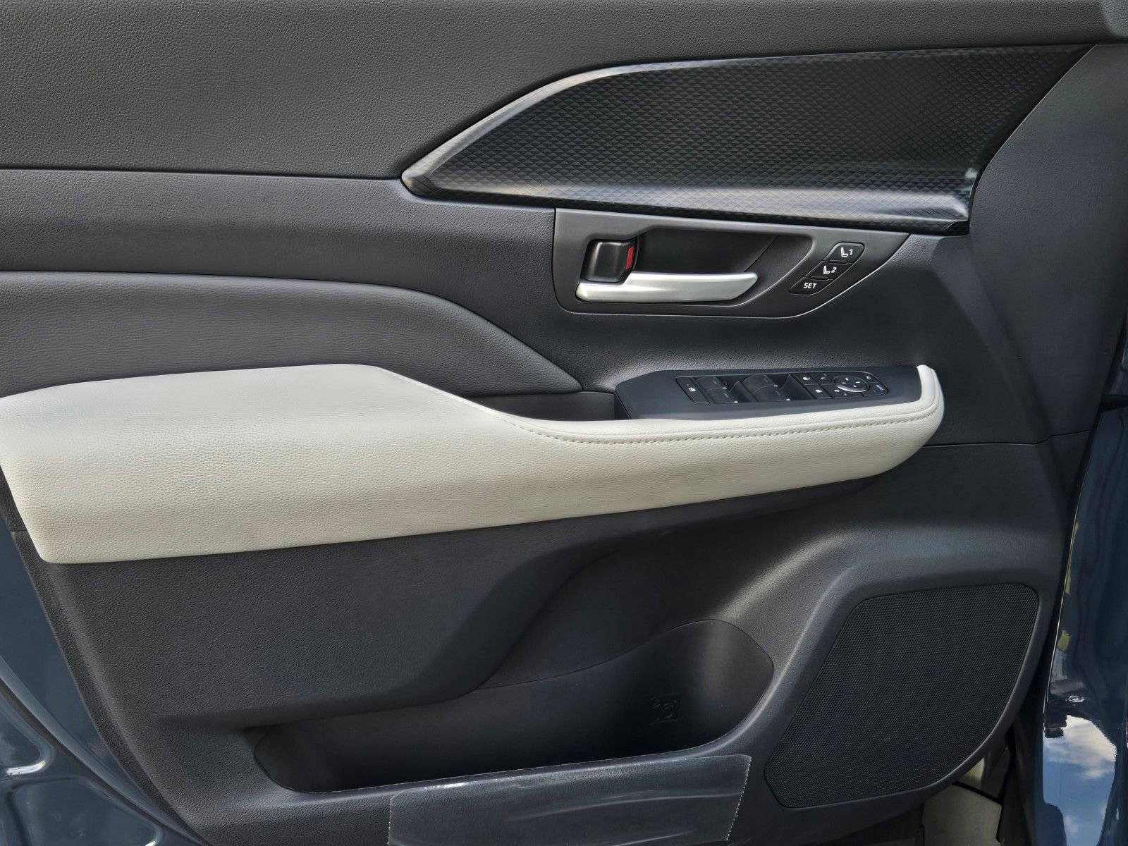 Certified 2026 Toyota Grand Highlander AWD Hybrid image 9