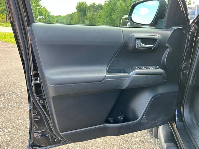 Used 2022 Toyota Tacoma 4x4 Double Cab image 10