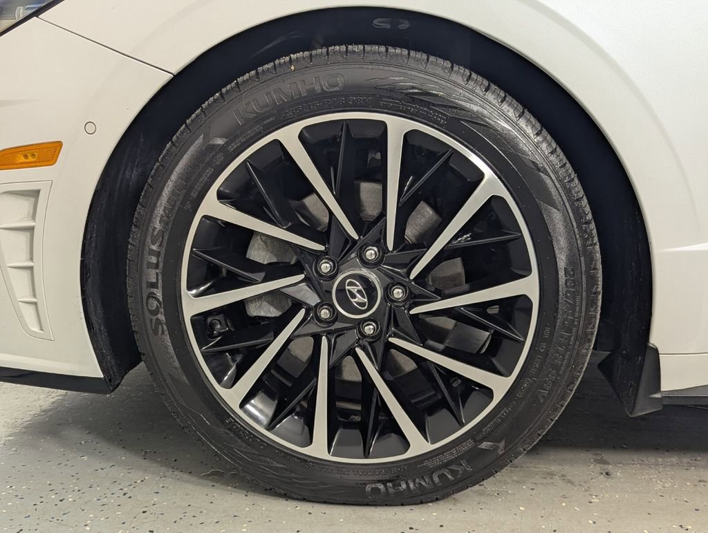 Used 2021 Hyundai Sonata Limited w/ Preferred Accessory Package image 10