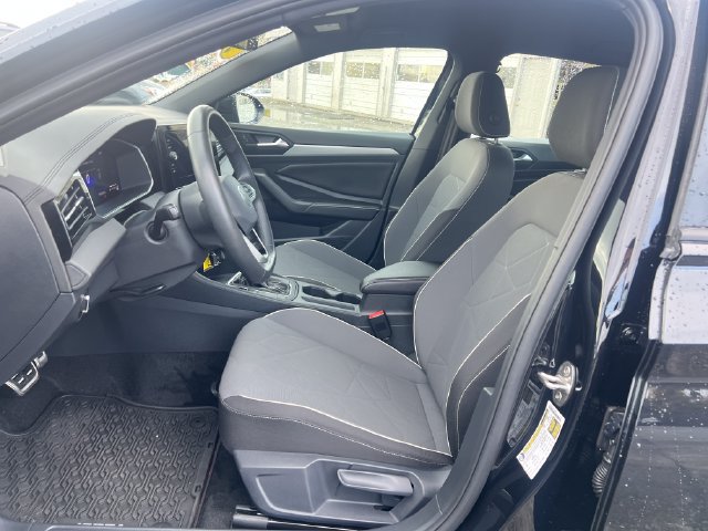 Used 2026 Volkswagen Jetta Sport FWD image 15